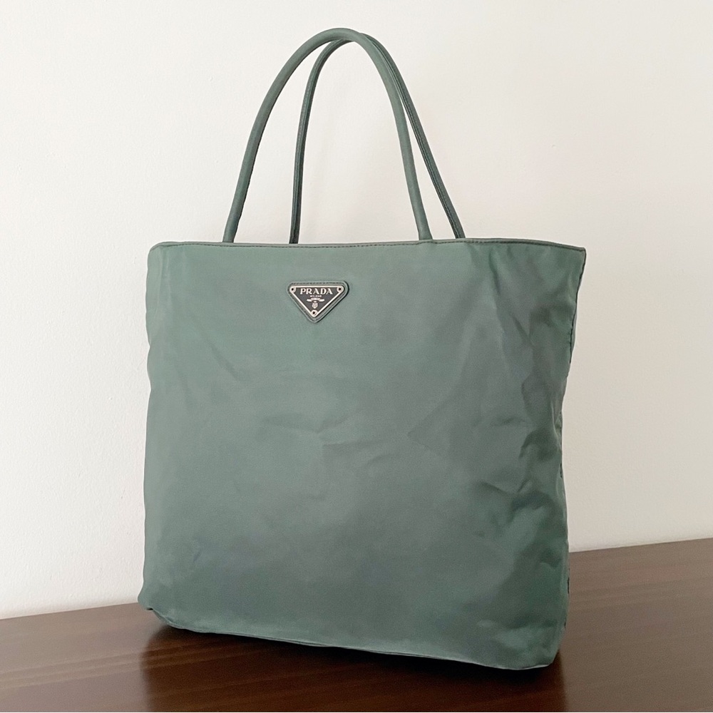 ❤️SOLD❤️Prada green Tessuto city triangle logo nylon zip tote bag vintage - Picture 2 of 12